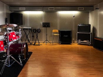  Volop backline 